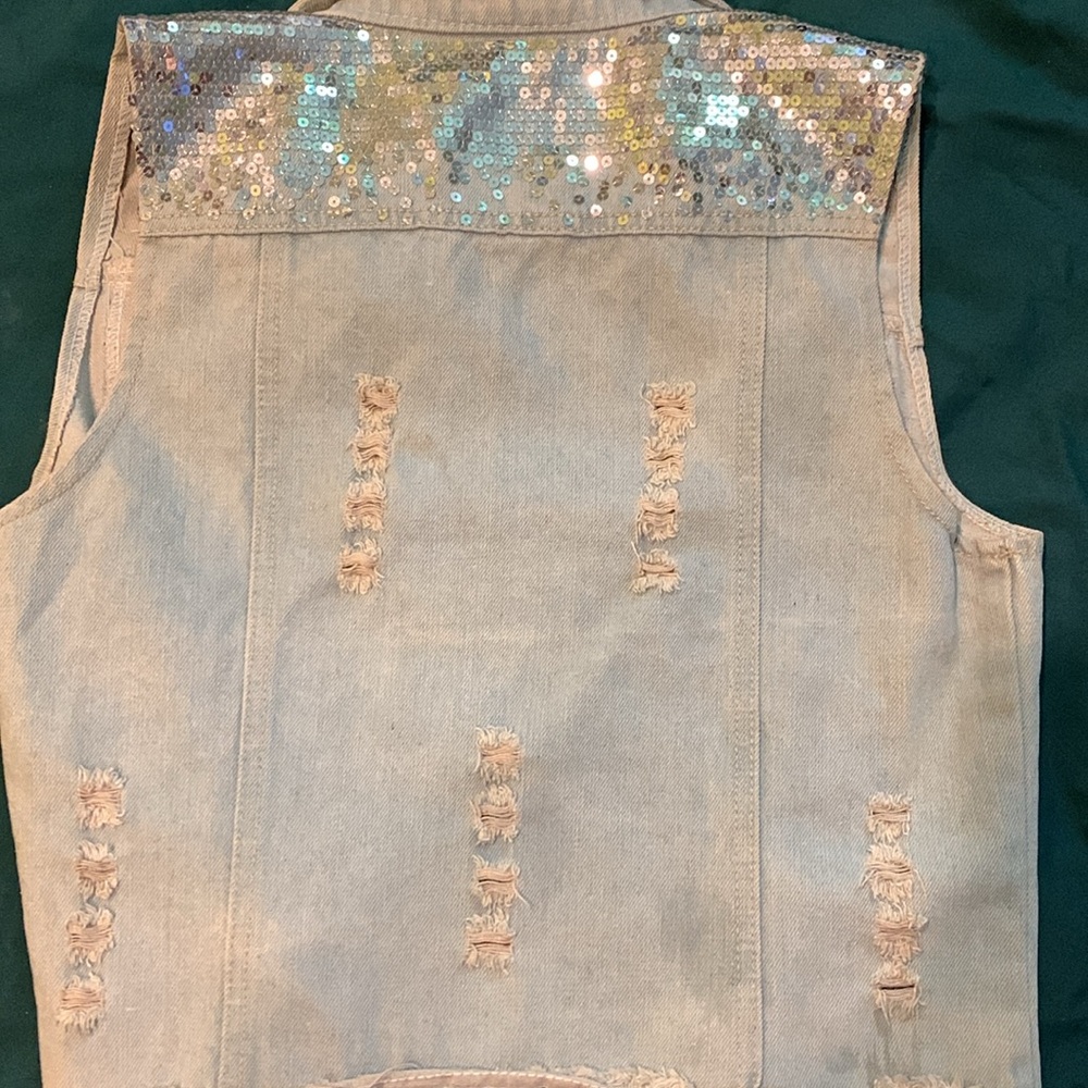 Vintage distressed  jean vest - Picture 3 of 10